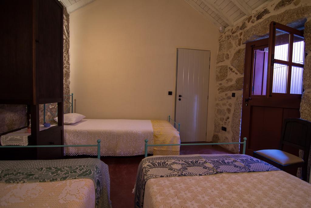 Casas Dos Avos Guest House Vale de Cambra Room photo