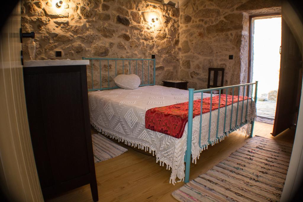 Casas Dos Avos Guest House Vale de Cambra Room photo
