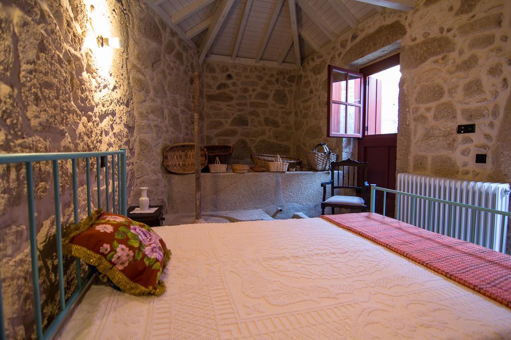 Casas Dos Avos Guest House Vale de Cambra Room photo