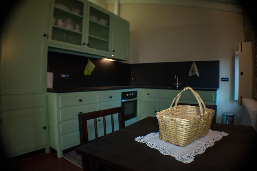 Casas Dos Avos Guest House Vale de Cambra Room photo