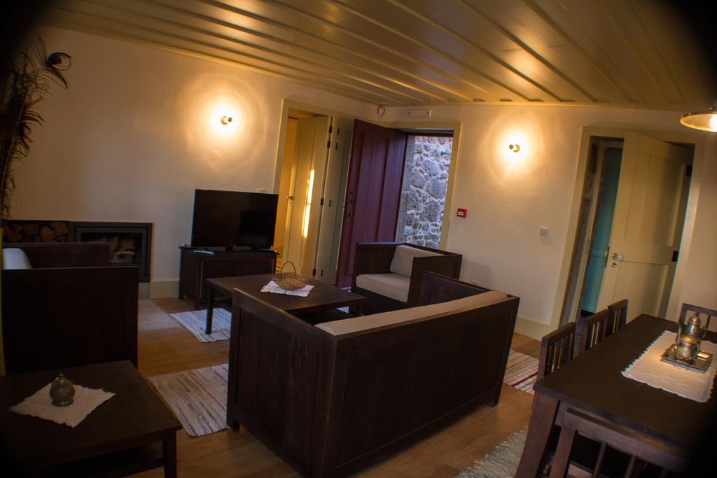 Casas Dos Avos Guest House Vale de Cambra Room photo