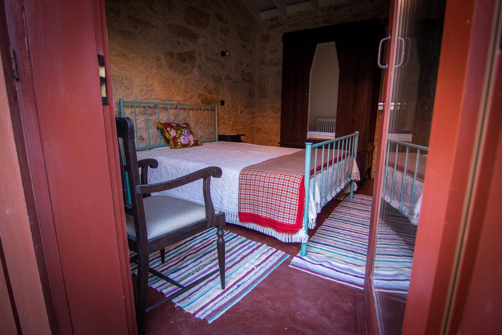 Casas Dos Avos Guest House Vale de Cambra Room photo